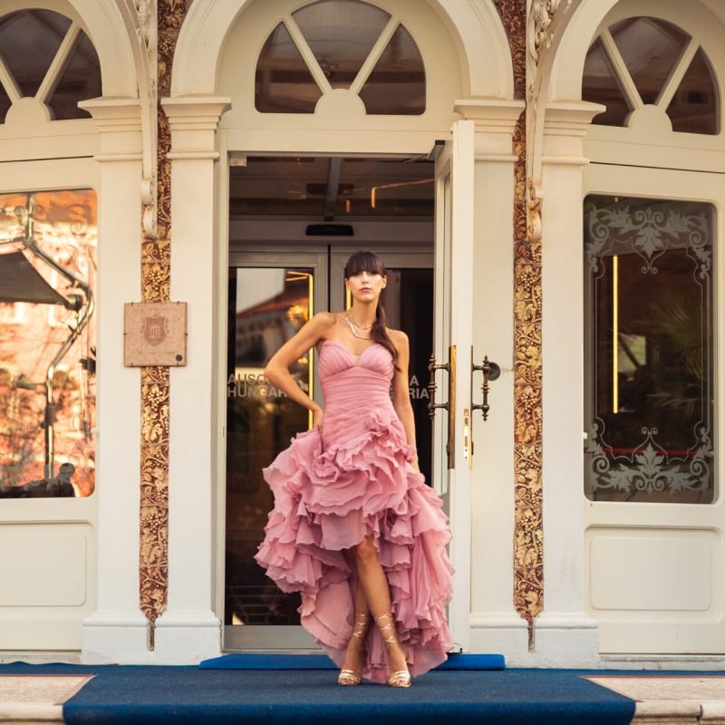 Red Carpet Experience: Your Exclusive Photoshoot at the Venice Film Festival